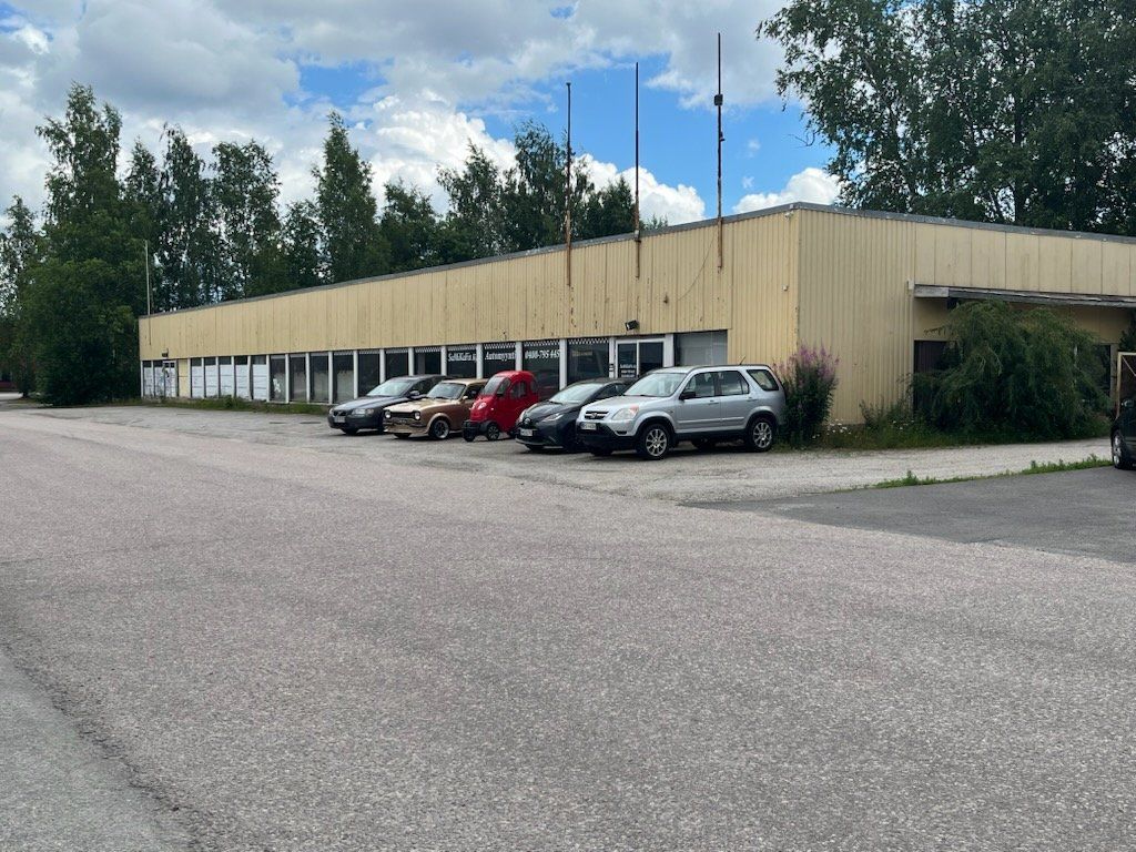 862 m² halli keskeisellä paikalla, vuokraoikeus!