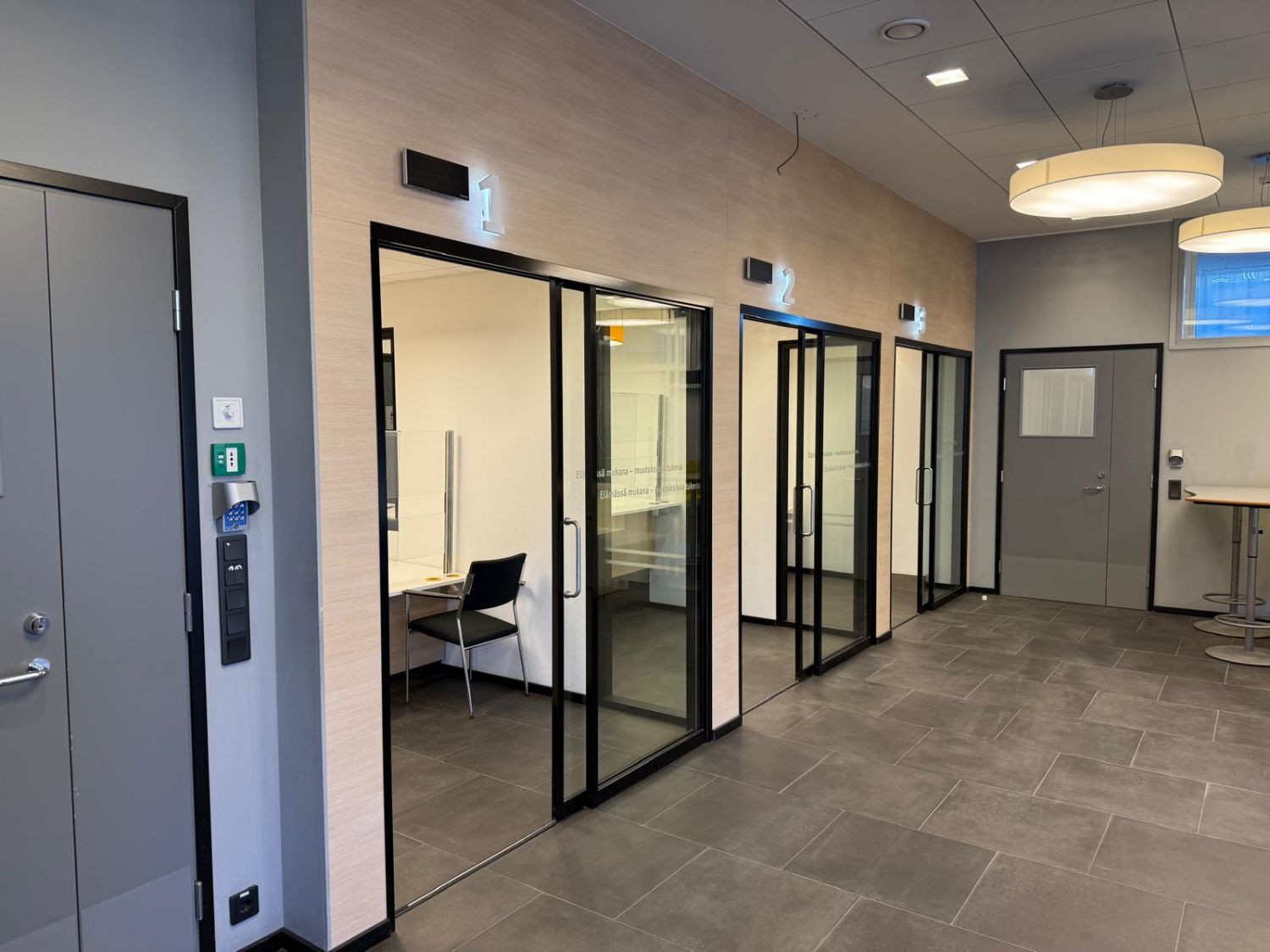 Sisäkuva toimistohuoneita