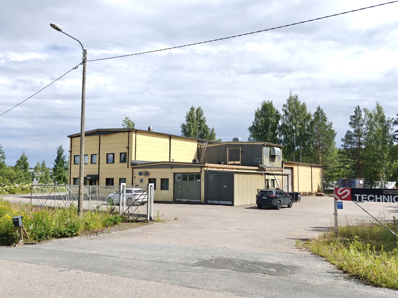 ERITTÄIN TOIMIVA TEOLLISUUSKIINTEISTÖ SOPPEEN TEOLLISUUSALUEELLA!