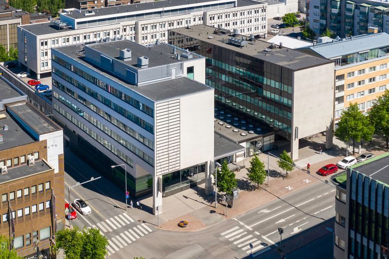 Vuokrattavana katutason siistiä, avaraa liiketilaa Lahden keskustasta.