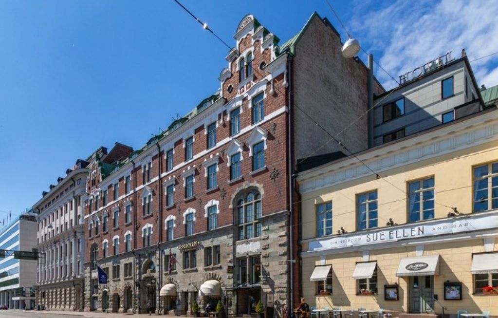 Vuokrattavissa kuudennen kerroksen 89,5 m2 toimisto, josta upeat näkymät merelle. Vapautuu sopimuksen mukaan.

Croisette...