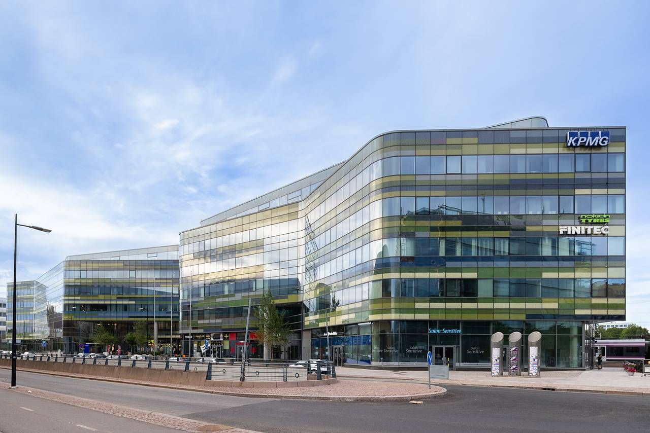 3. kerroksen 868 m²:n tasokasta ja modernia toimistotilaa näkyvältä paikalta Helsingin keskustasta Töölönlahdenkadulla....