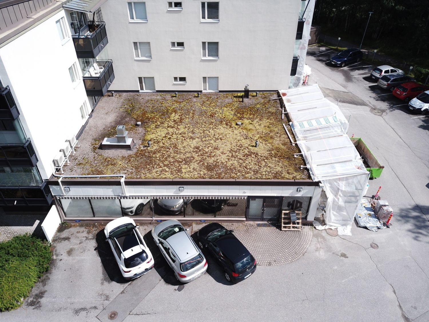Avara 165 m²:n työtila Tuusulan Hyrylässä.Vuokrattavana noin 165 m²:n avara ja muunneltava toimitila Haukantie 5:ssä Tuusulan Hyrylässä. Tila soveltuu erityisen hyvin yritykselle tai yhteisölle, joka tarvitsee yhtenäistä työskentely-, koulutus-, tuotanto- tai harrastetilaa sekä mahdollisuuden jaka...