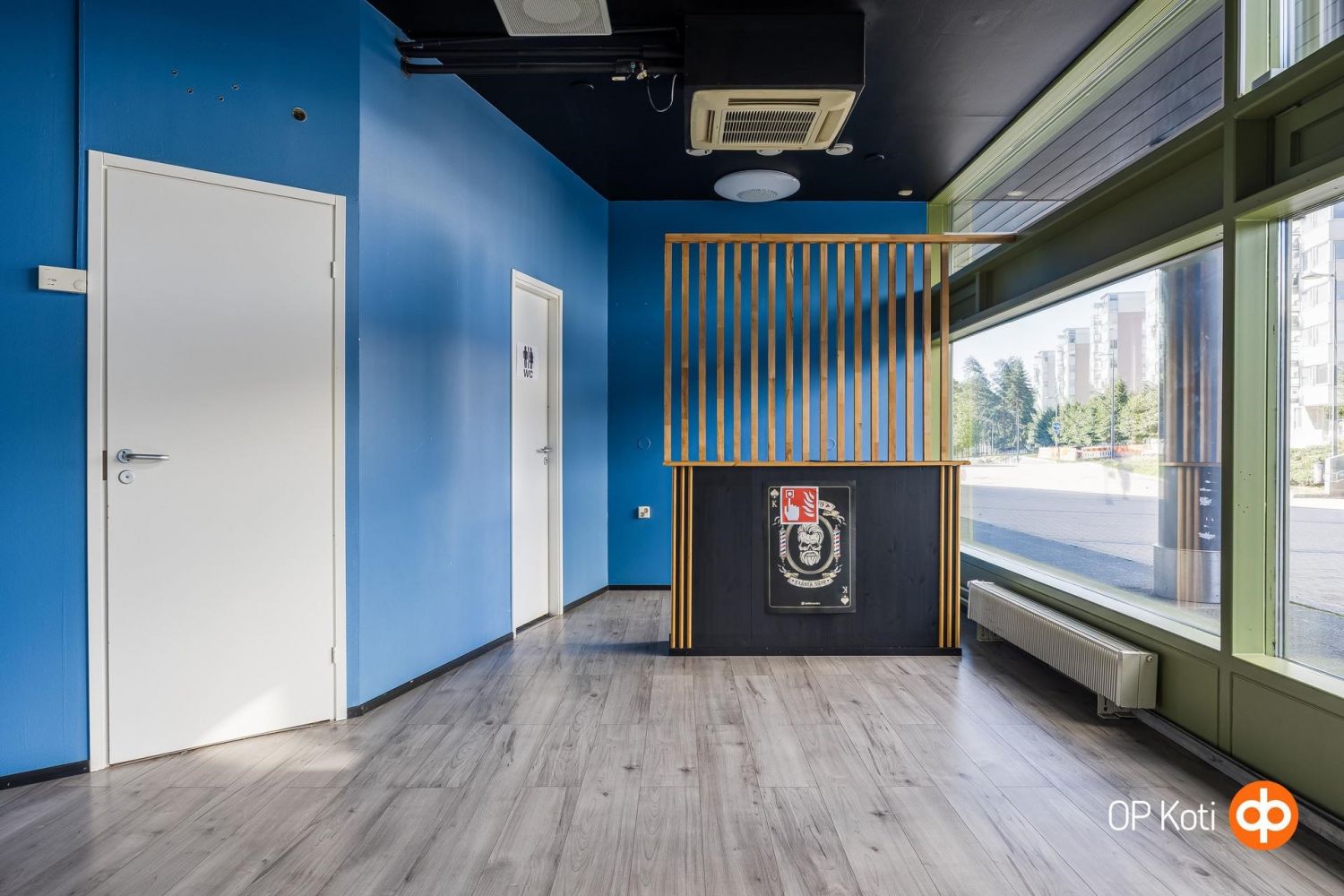 Loistosijainti Kolumbuksen kyljessä.  50 m² liiketila vilkkaan asiakasvirran äärellä!

Nyt vuokrattavana katutason liike...