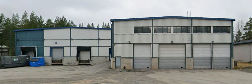 Pinta-ala on noin 800m2 + lastaustila. Mahdollisuus myös vuokrata noin 200m2 toimistotila yhdessä tai erikseen +1900€. K...