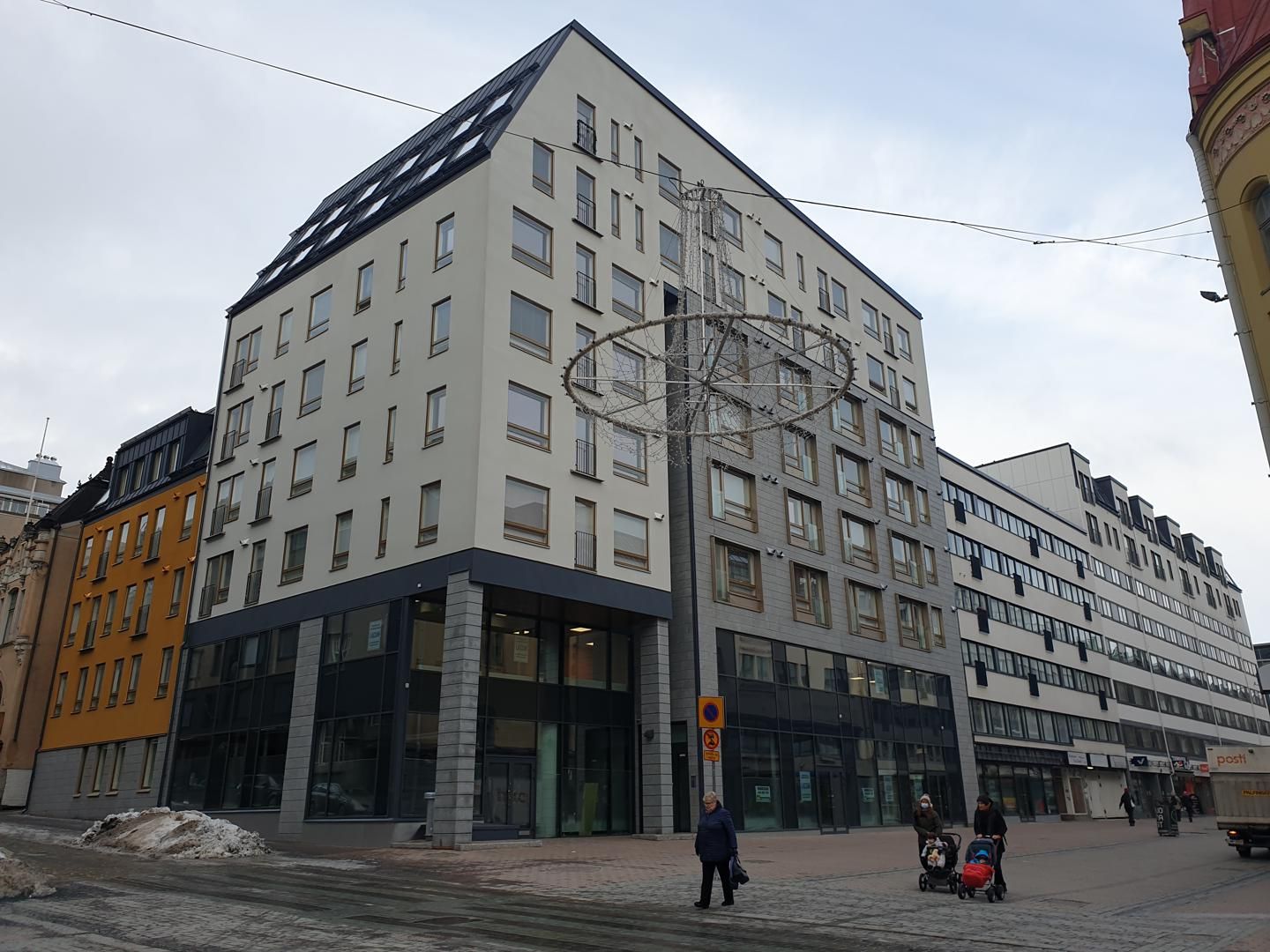 Toimistohuoneita kävelykadun varrella