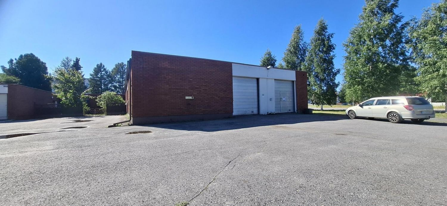Monikäyttöistä toimisto- ja varastotilaa näkyvällä paikalla Toppilassa – 370 m²Etsitkö yrityksellesi toimitilaa, joka yhdistää loistavan sijainnin ja käytännöllisyyden? Nyt vapaana näkyvällä paikalla toimitilaa Kansipojantien ja Koskelantien risteyksessä, vilkkaasti kehittyvällä Toppilan alueella....