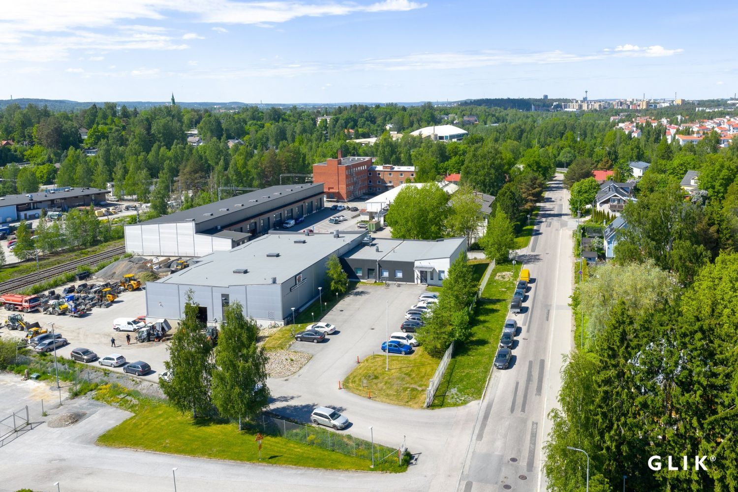 Loistavalla sijainnilla, kohtuullisella etäisyydellä keskustasta ja Kalevasta,  Ristinarkku - Messukylässä modernia toim...
