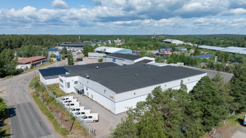 Myydään Kotkassa Jylpyn teollisuusalueelta sijaitseva varasto-/teollisuuskiinteistö