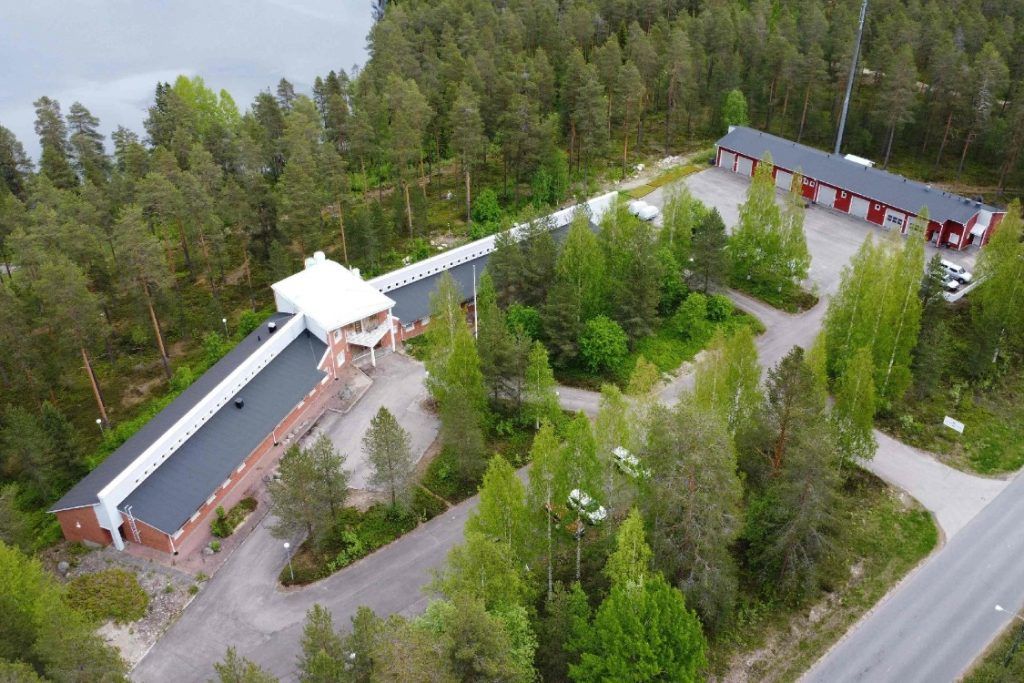 Senaatti-kiinteistöt myy Suomussalmella sijaitsevat toimitilat osoitteessa Syväyksenkatu 22, 89600 Suomussalmi. Myytävä ...