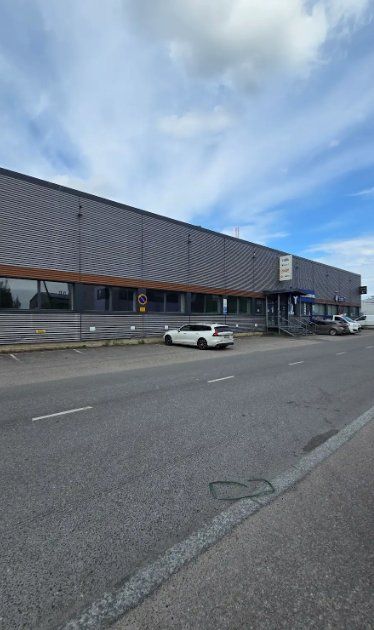 Vuokrattavana upea, valoisa, näyttävä ja monipuolinen 458 m² toimitilakokonaisuus Tampereen suositulla Nekalan yritysalu...
