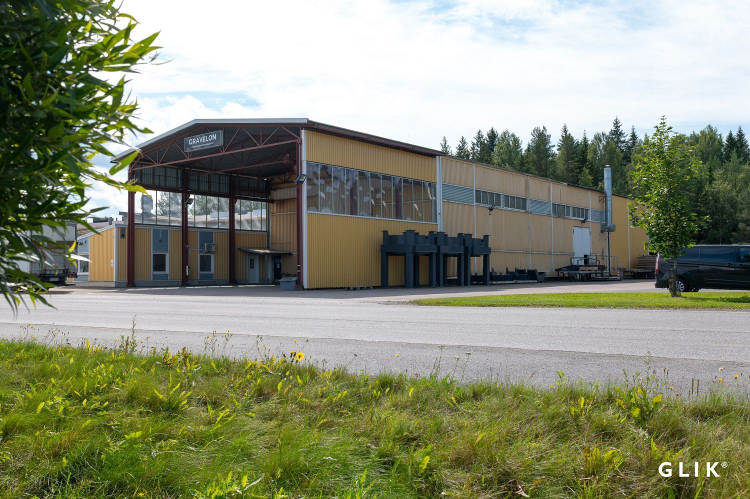 Myydään monipuolinen tuotantotila Pirkkalan Huovissa.

Omalla 4506m2 tontilla vuonna 1987 valmistunut ja 2010-2014 laaje...