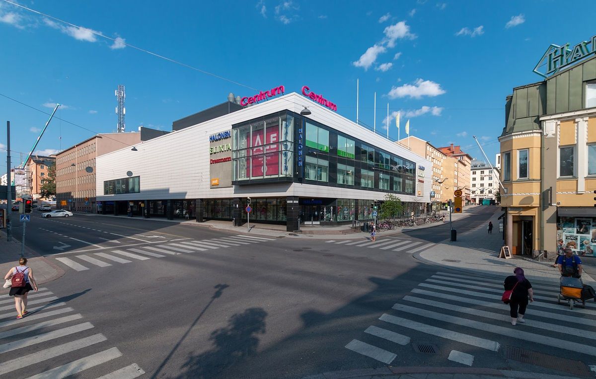 Vuokrattavana liikuntatila/toimisto loistavalla paikalla Turun keskustassa, kauppakeskus Centrumissa. Kellarissa eriksee...