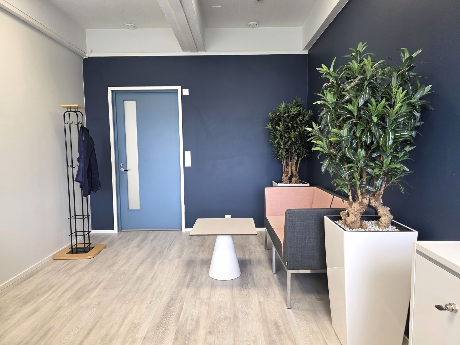 Microtoimiston 215 istuinryhmä