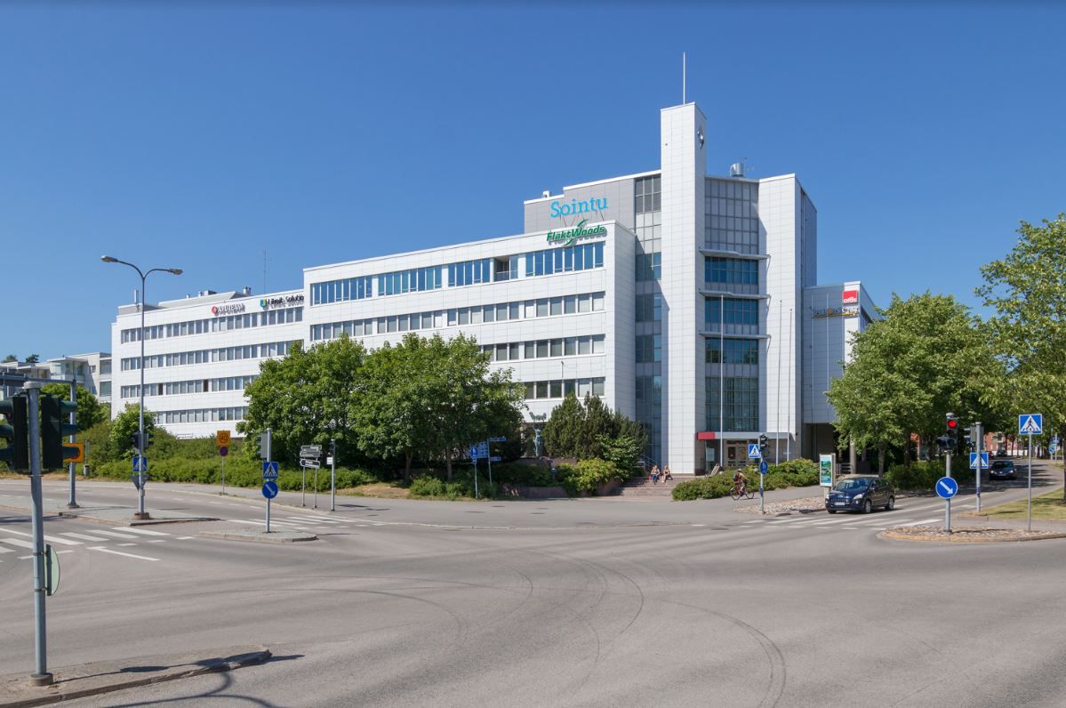 Vuokrattavana siisti 515 m2 huonetoimistotila Soinnun B-talossa.

Soveltuu hyvin esim. väistötilaksi; tilaan tehdään toi...