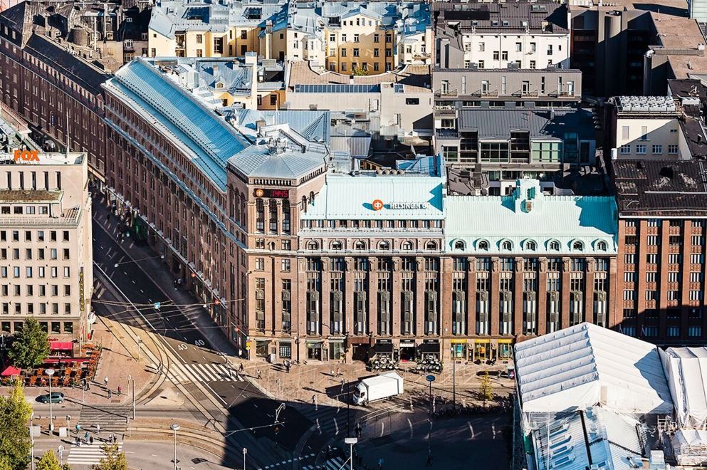 Vuokrattavana 6. kerroksen kaunis läpitalon toimisto, kaari-ikkunat Kaisaniemenkadulle. Sisäänkäynti kauniista Ba tai B-...