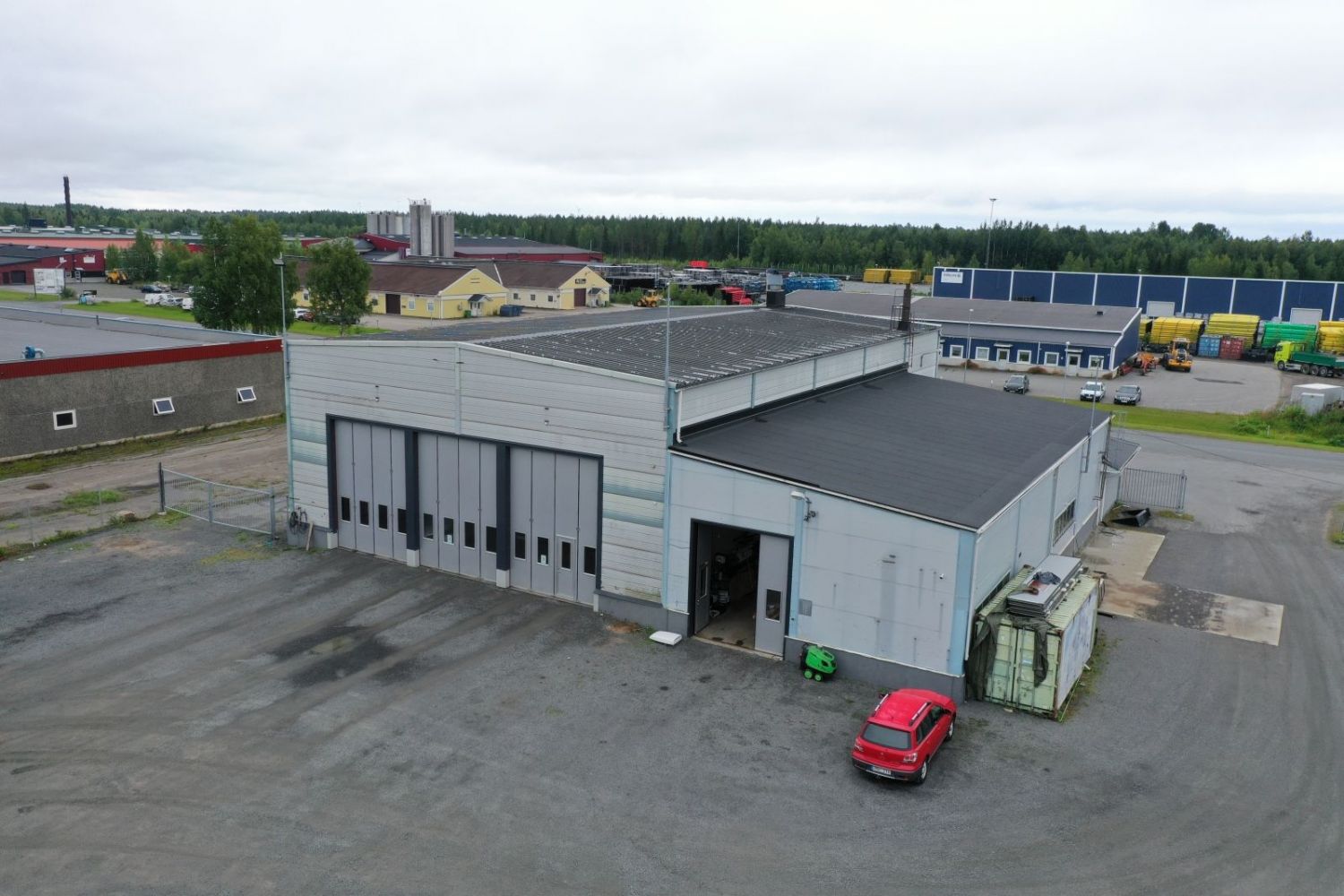 Halli-/toimistotila Haaparannalta