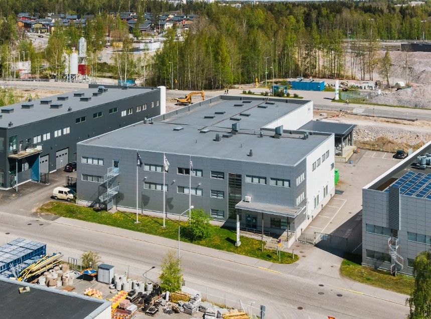 Vuokrataan kokonaan oma kiinteistö Roihupellosta. Tila koostuu tuotantotilasta, varastosta, toimistosta sekä omasta piha...