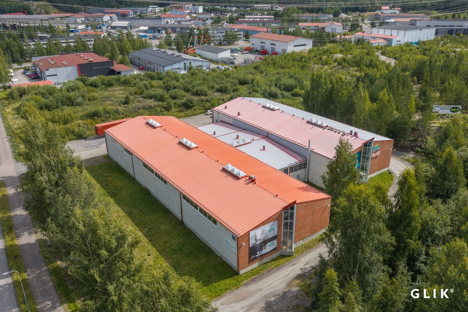 Monikäyttöinen varastokiinteistö loistavilla sijainnilla valtatien varressa Kangasalla.

Kohde sijaitsee hyvien kulkuyht...