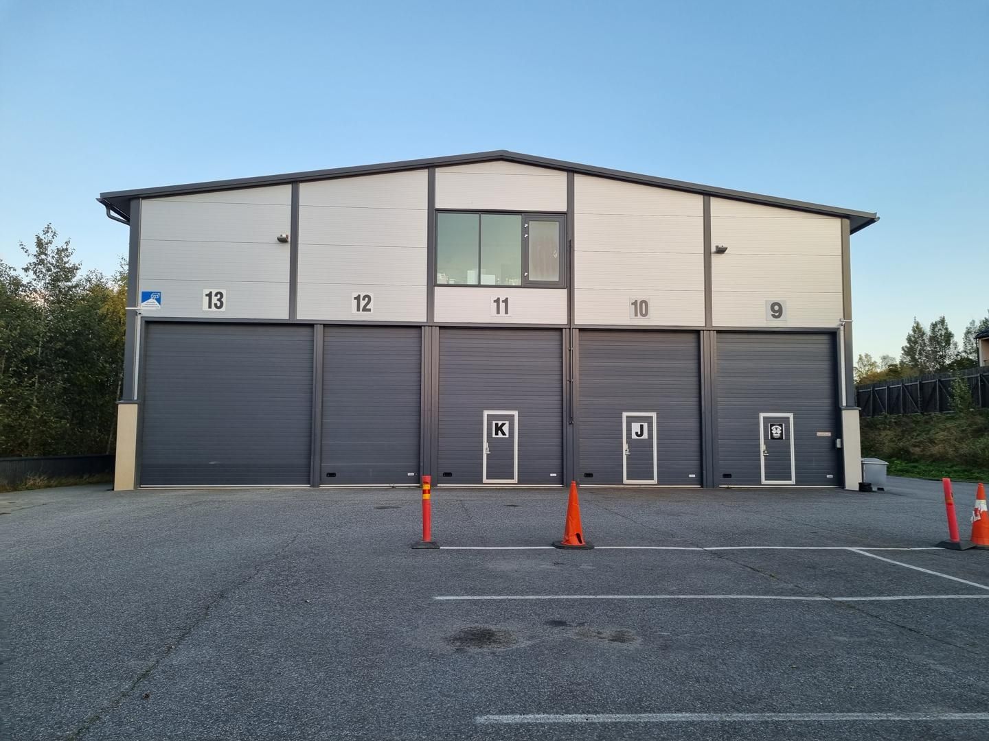 Korkea hallitila Jankassa 144m2