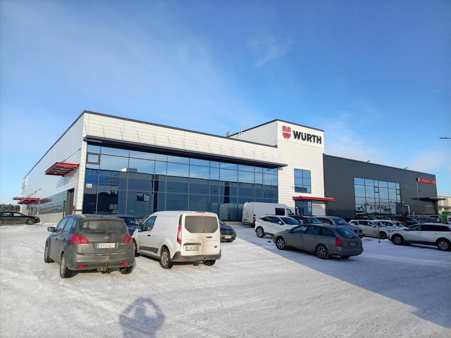 Iso myymälätila Pirkkalassa 2078m2