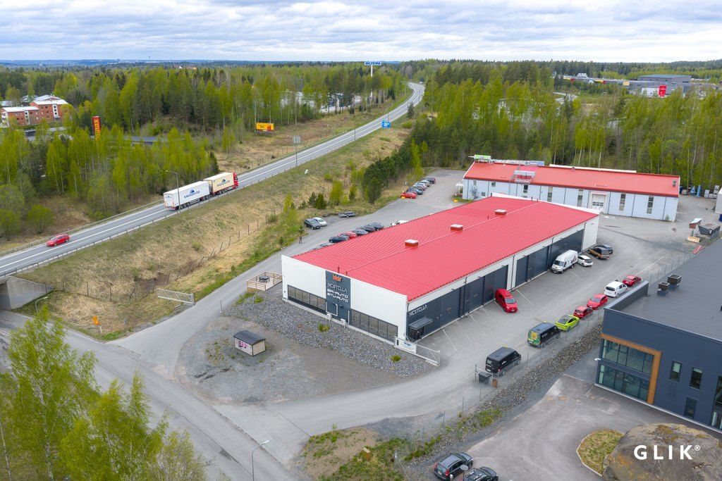 Kangasalan, Lentolassa, aivan Lahti - Tampere tien varrella on tarjolla moderni tuotantotila. Pinta-ala on noin 250m2.
 ...