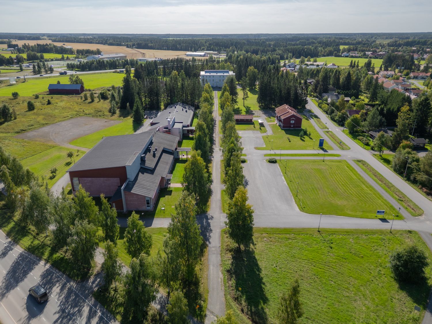 Koulutuskuntayhtymä OSAO kampusalue – monipuolinen kiinteistökokonaisuus myytävänä

Myytävänä on Koulutuskuntayhtymä OSA...