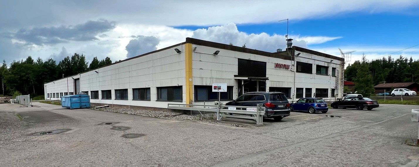 Heti vapaa, monipuolinen noin 570 m² tuotanto- ja varastotila erinomaisella sijainnilla Tuusulan Ristikiven yritys- ja teollisuusalueella!Tilava ja toimiva kokonaisuus tarjoaa erinomaiset puitteet esimerkiksi varastointi-, tuotanto-, logistiikka- ja muuhun yritystoimintaan. Tilaan kuuluu lisäksi n...