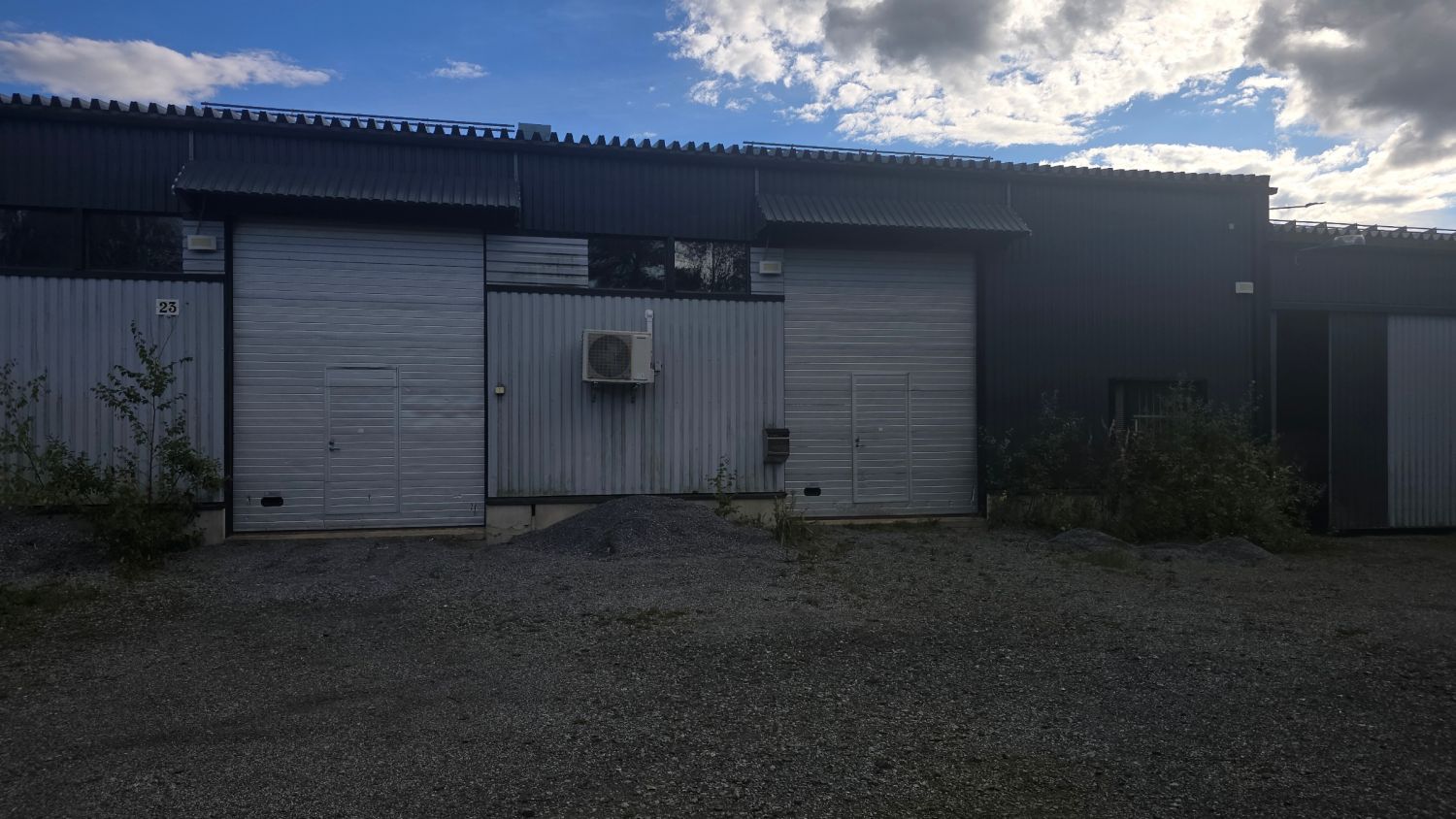 Vuokrattavana halli- ja toimistotila – Joentaustankatu 27, Tampere

Heti vapaana 300 m² halli, jossa on lisäksi toimisto...