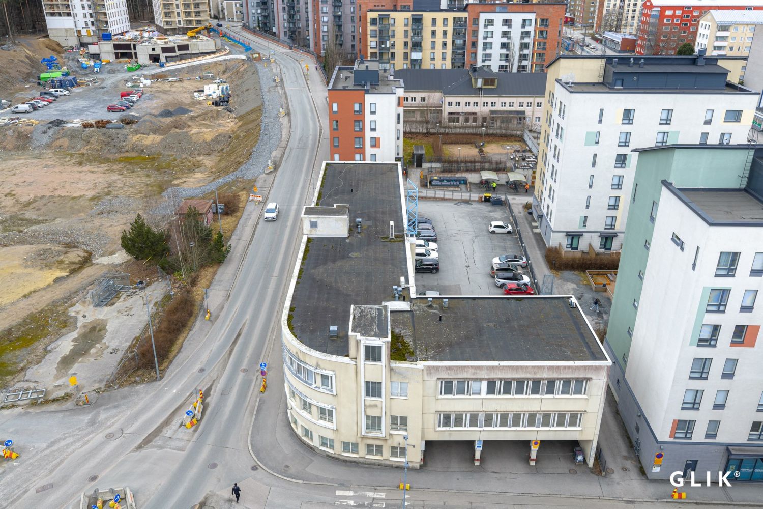 Vuokrataan noin 320 m2 edullista, siistiä toimistotilaa Kalevasta.
Huoneisto sijaitsee 3 kerroksessa, näkymät sisäpihall...