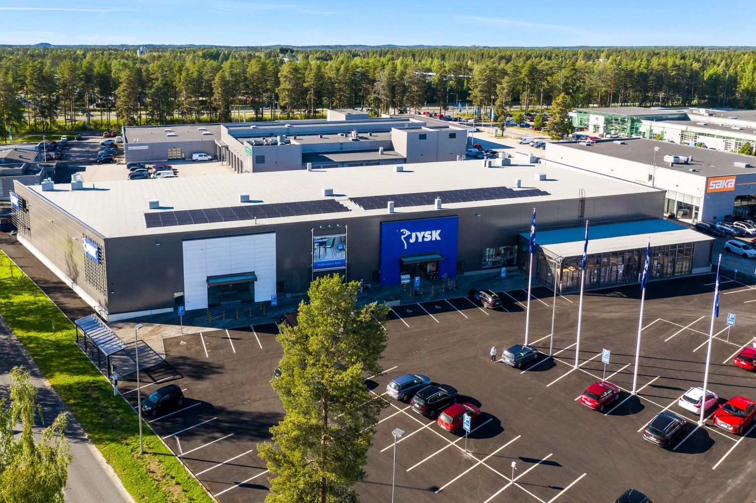 Vapaata uutta liiketilaa vilkkaalta kauppapaikalta Joensuun Voimatieltä