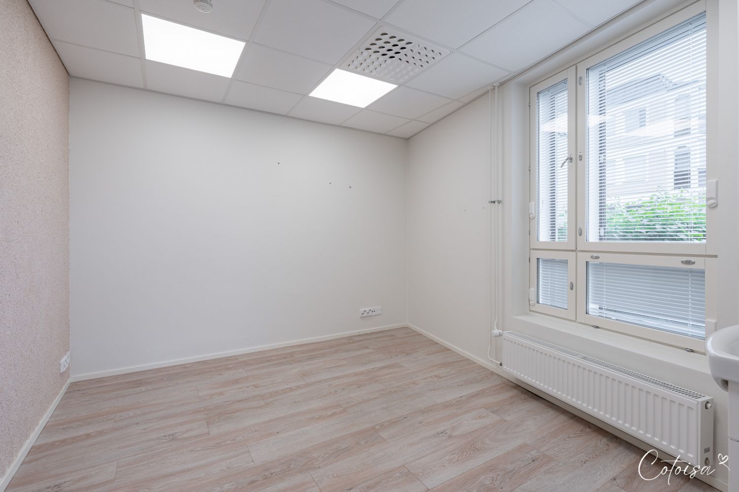 erillistilaa led valaistuksin