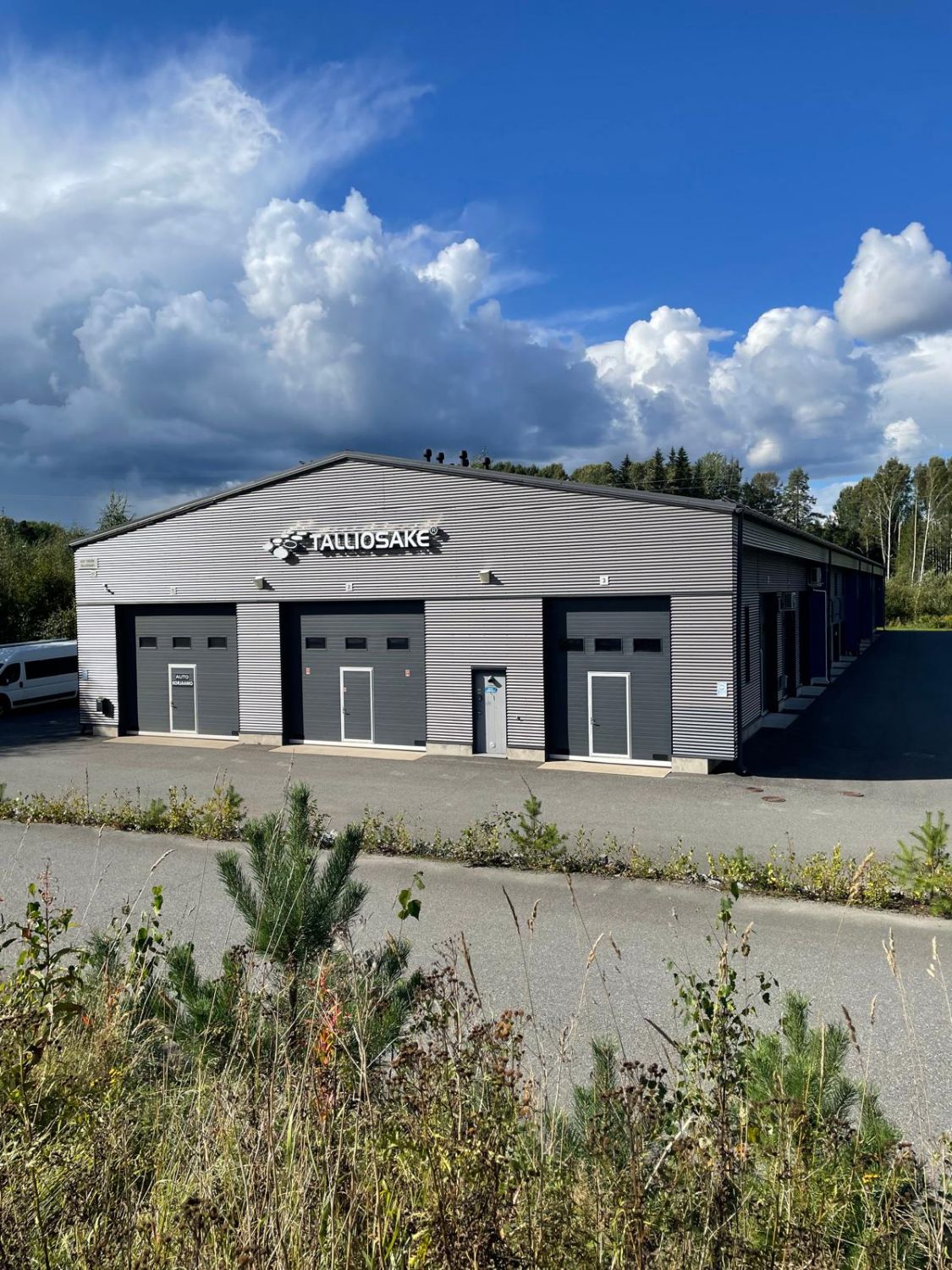 Julkisivu