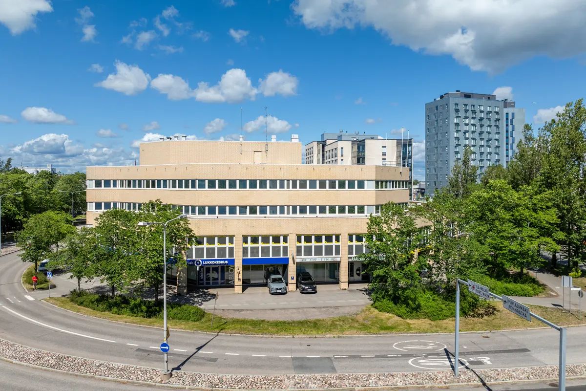 Eri kokoisia toimistotiloja Helsingin Malmilla.