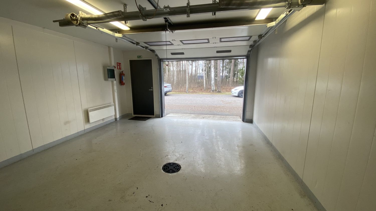 Tiemestarin Talliosakkeelta monikäyttöinen varasto, autotalli, harraste-, toimitila 5. 