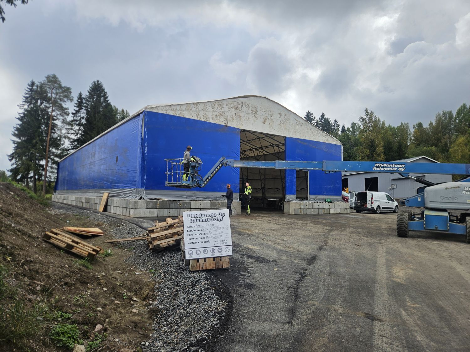 Pressuhalli 560m2