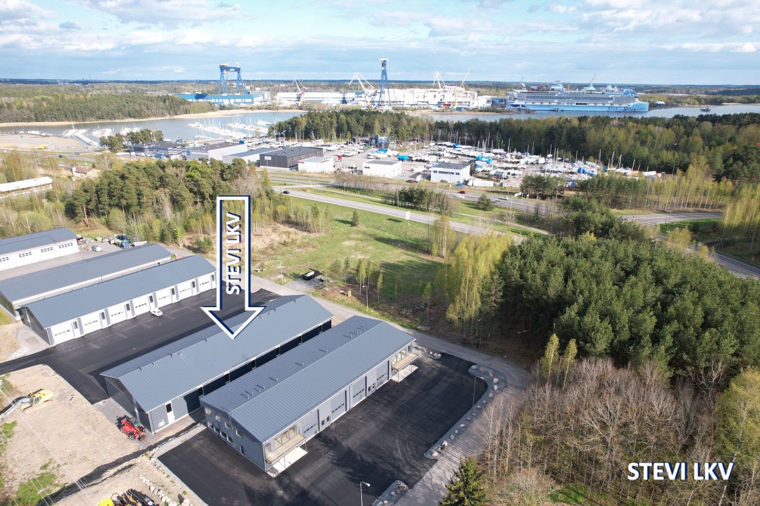Hallikiinteistö 745m2 *2024 *Raision & Naantalin välistä *Nosto-ovi
