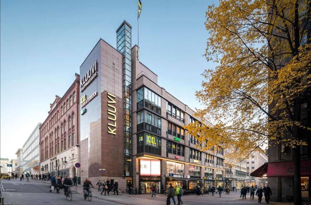 Vuokrataan moderni 4. kerroksen 293m2 toimistotila Kluuvissa. Tilassa on avotilaa, hiljaisia huoneita, 2 neuvotteluhuone...