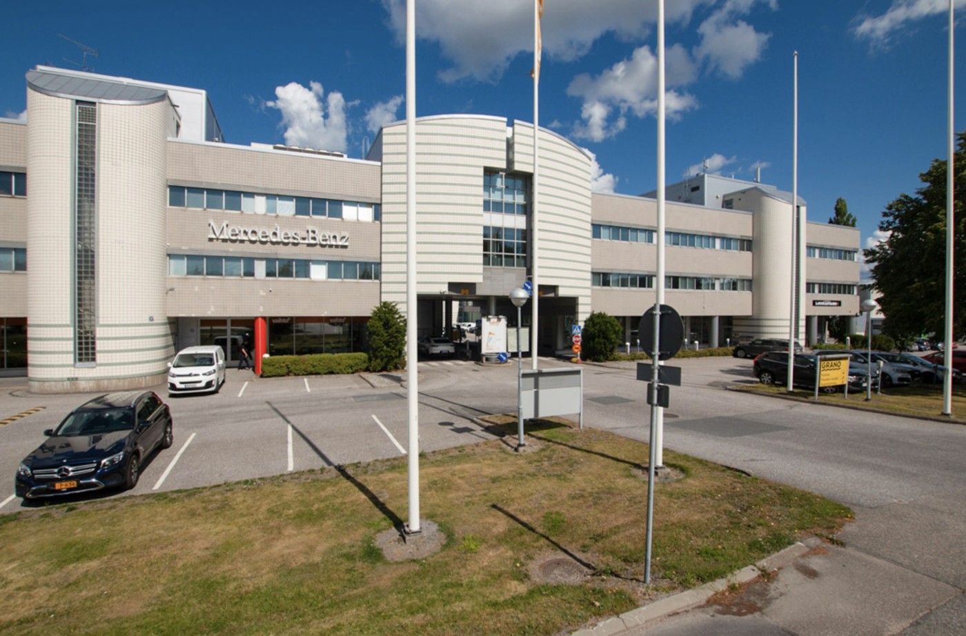 Vuokrataan monipuolinen 6 985 m2 toimitilakokonaisuus, joka on joustavasti jaettavissa noin 4 600 m2 ja 2 385 m2 kokonai...