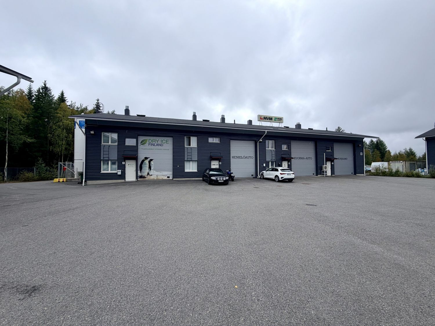 Vuokrattavana Halli/Tuotantotila 424 m2 Ruskossa

Ensimmäisessä kerroksessa  lämmintä hallitilaa, toimistohuoneita ja so...