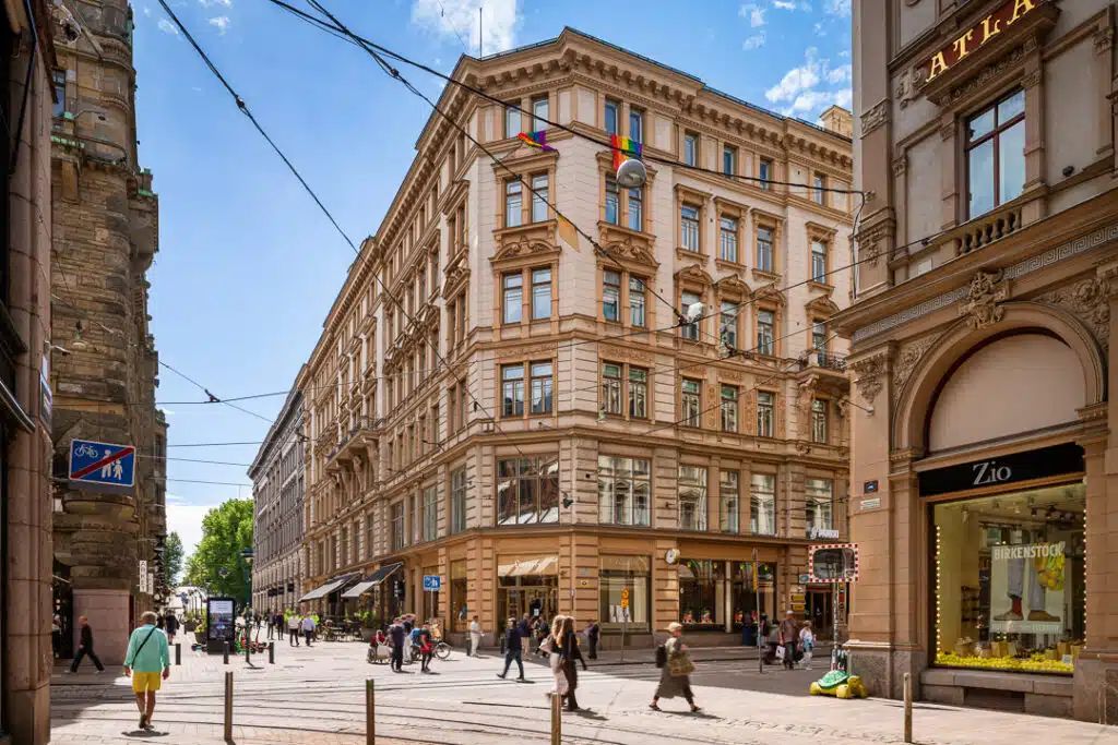 3. kerroksen 251,5 m²:n tyylikäs ja valoisa toimistohuoneisto Gasellissa, Helsingin ydinkeskustassa.