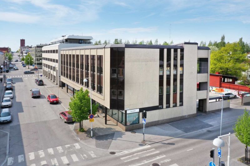 Vuokrattavana 122 m² liiketila Iisalmessa. 

Tilassa on koneellinen ilmanvaihto, jäähdytys, wc ja keittiövaraus. Tilojen...