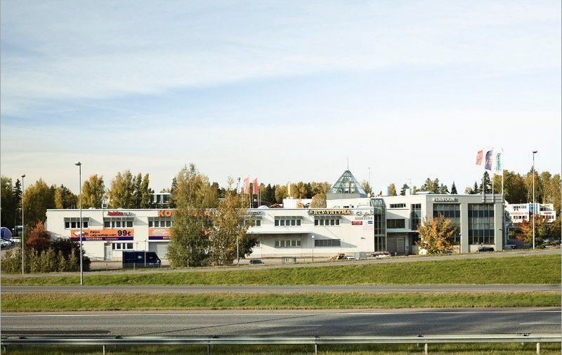 Finnoon Sisustustalossa vuokrattavana katutasossa sijaitseva liiketilakokonaisuus, yhteensä 1523 m2. Tila on jaettavissa...