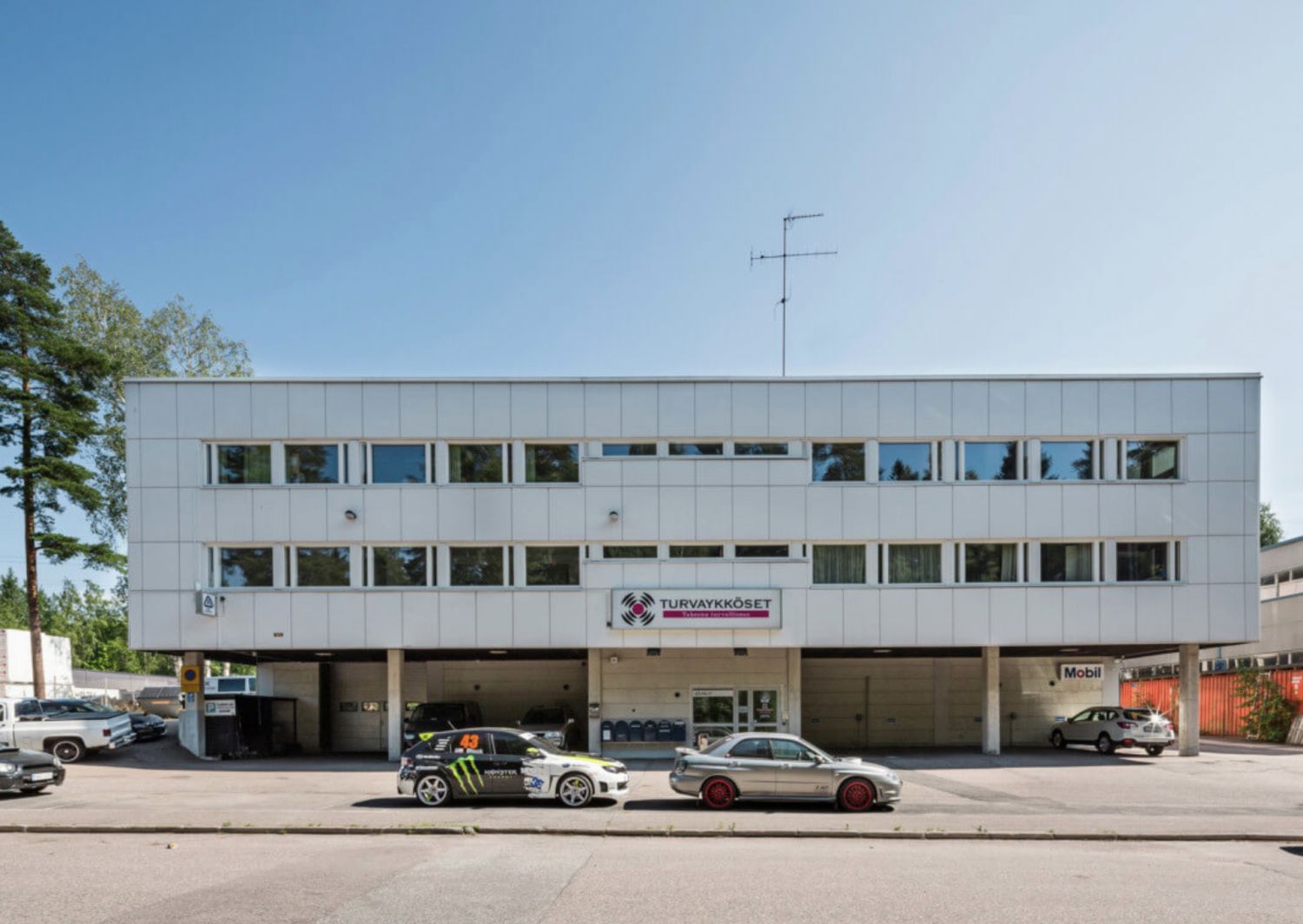 Vapaata varasto/ tuotantotilaa katutasossa.