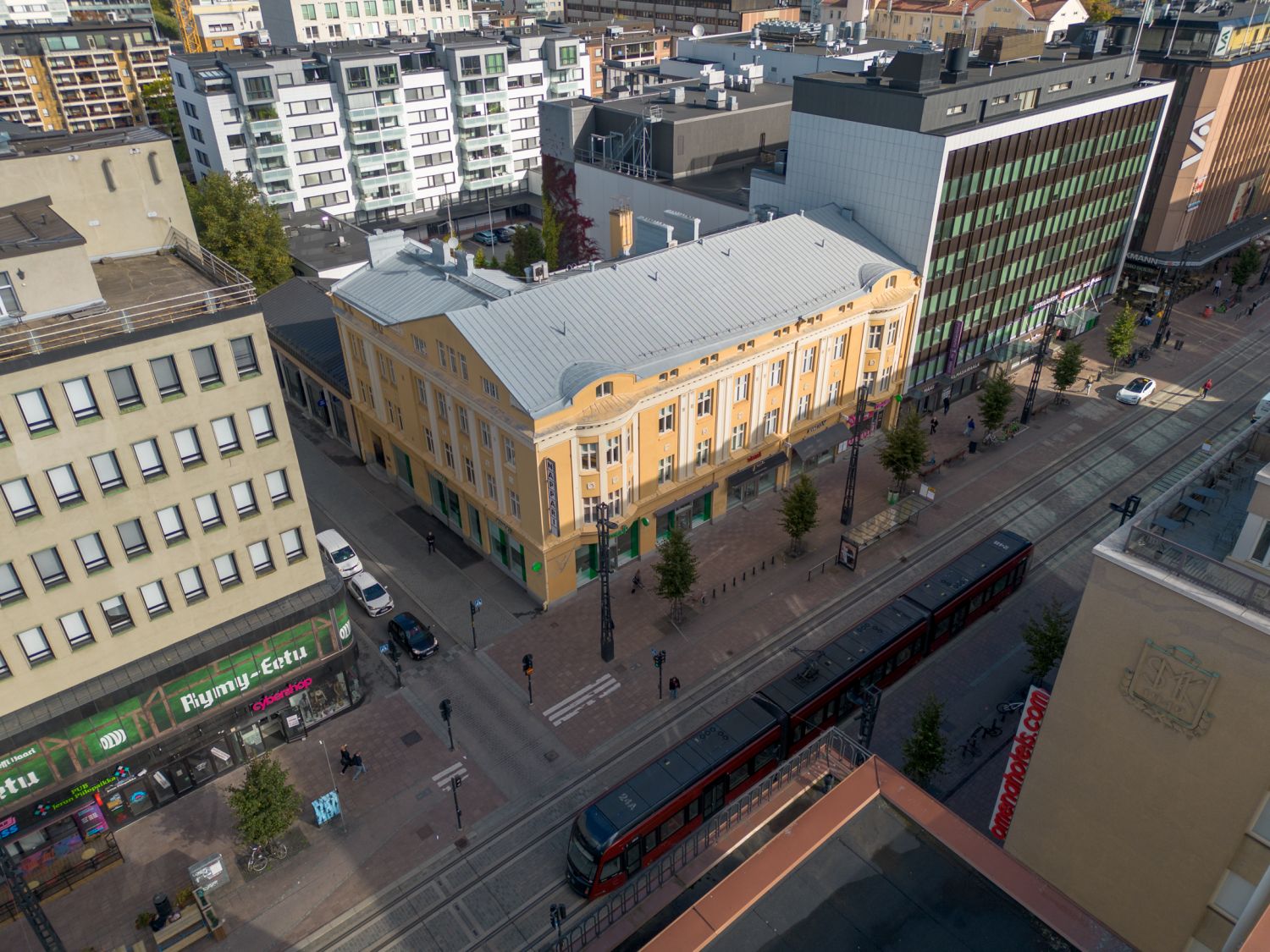Vuokrattavana noin 80 m² katutason liiketila paraatipaikalla Tampereen sydämmessä.Sijainti vilkkaalla Hämeenkadulla taka...