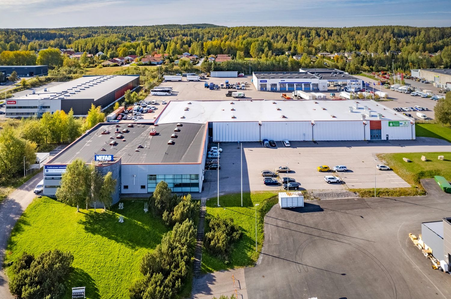 Sarankulmassa varasto-/tuotantotila 506m2 - 2112m2