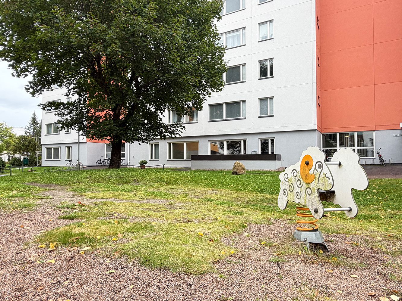 Iso toimitila Simonkylä Vantaa