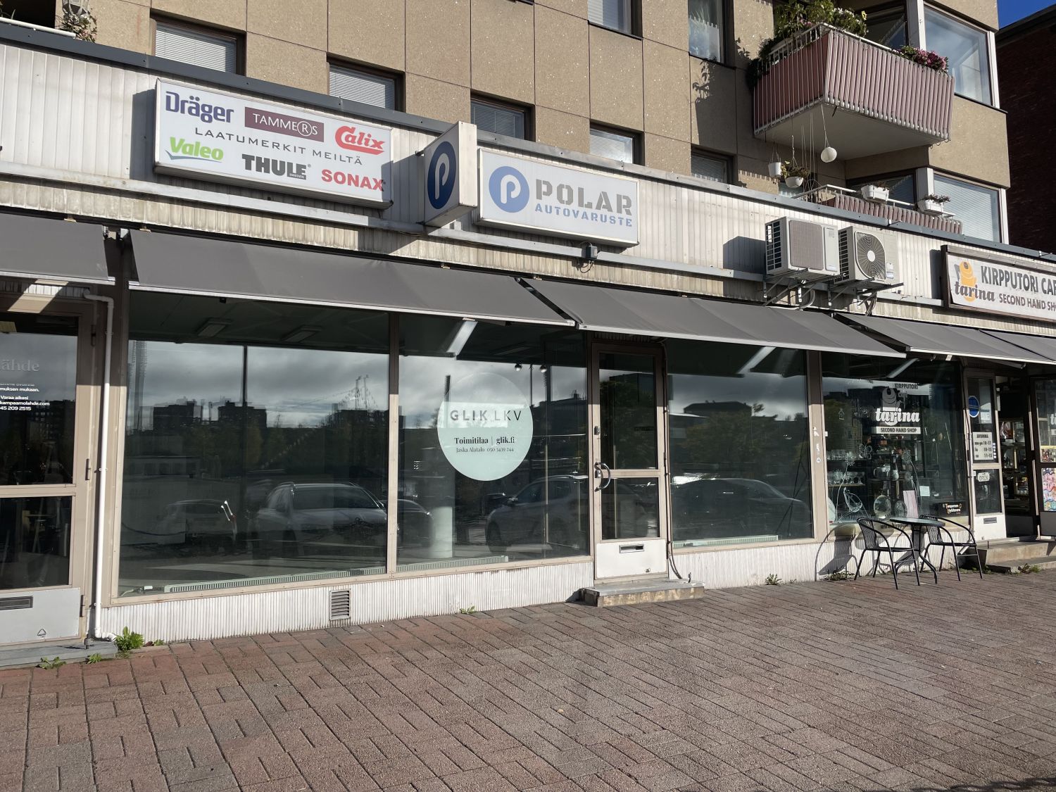 Isot näyteikkunat