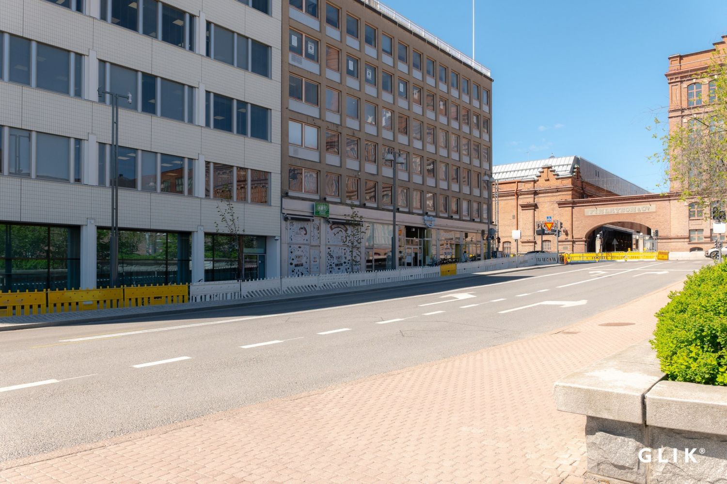 Keskeisellä sijainnilla Aleksis Kiven Kadun Finlaysonin päässä on vapaana erittäin monipuolinen liiketila. Tila jakautuu...