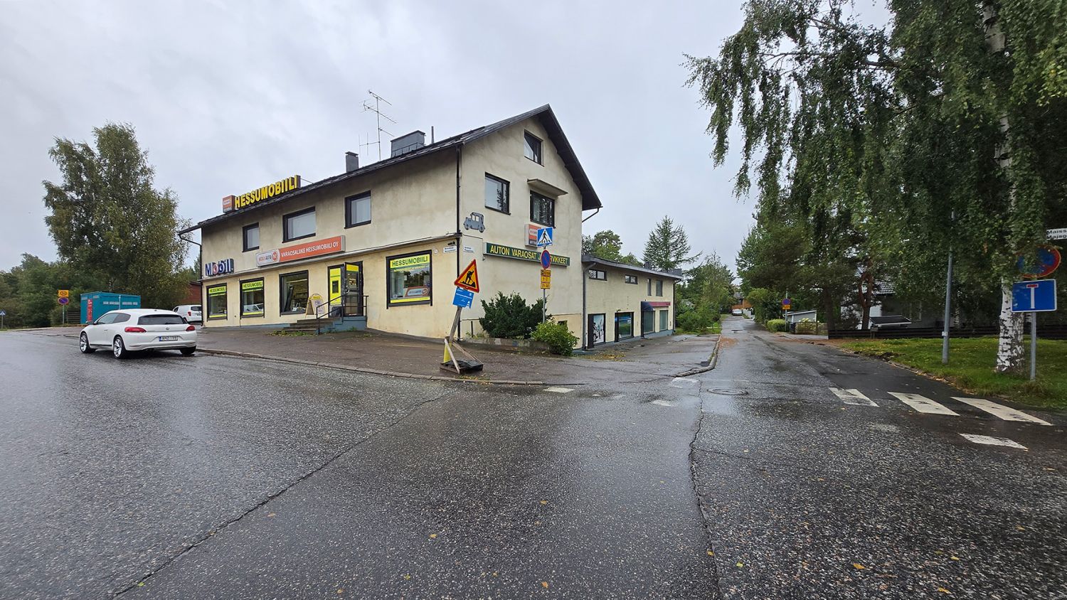 Kauppa- ja asuinkiinteistö Varisto Vantaa